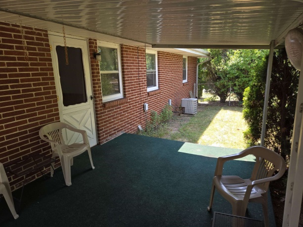 592 Donna, ROCKFORD, Illinois 61107, ,2 Units,For Sale,Donna,202604911