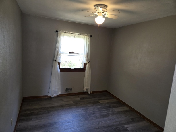 592 Donna, ROCKFORD, Illinois 61107, ,2 Units,For Sale,Donna,202604911