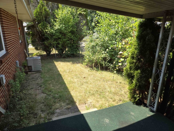 592 Donna, ROCKFORD, Illinois 61107, ,2 Units,For Sale,Donna,202604911