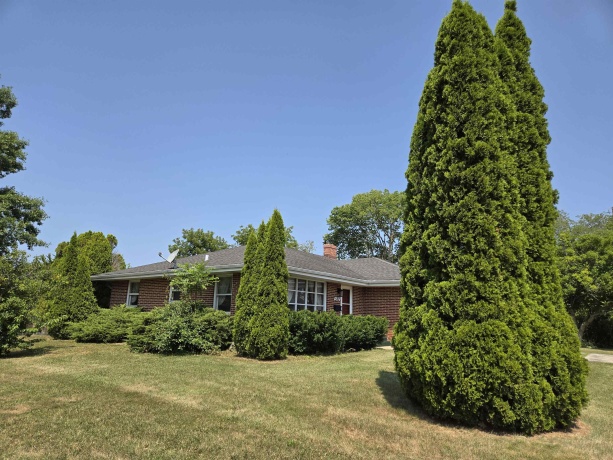 592 Donna, ROCKFORD, Illinois 61107, ,2 Units,For Sale,Donna,202604911