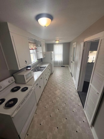 607 Jackson, MOUNT CARROLL, Illinois 61053, ,3 - 4 Units,For Sale,Jackson,202604912
