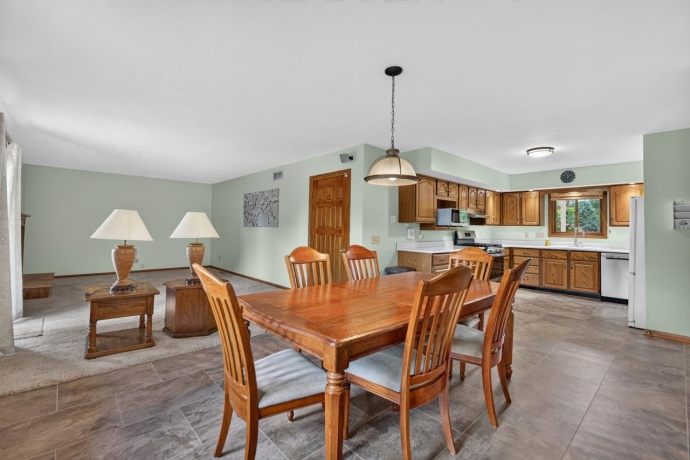 4930 MINNS, MACHESNEY PARK, Illinois 61115, 3 Bedrooms Bedrooms, ,2 BathroomsBathrooms,House,For Sale,MINNS,202604570