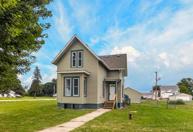 101 WEST, MONROE CENTER, Illinois 61052, 3 Bedrooms Bedrooms, ,1 BathroomBathrooms,House,For Sale,WEST,202604915