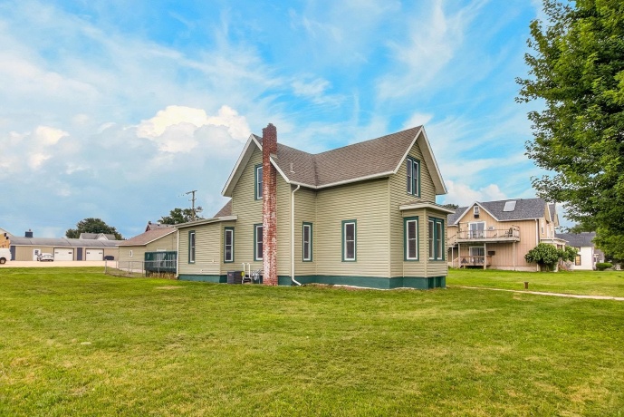 101 WEST, MONROE CENTER, Illinois 61052, 3 Bedrooms Bedrooms, ,1 BathroomBathrooms,House,For Sale,WEST,202604915