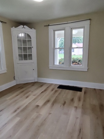 606 Perry, BELVIDERE, Illinois 61008, 3 Bedrooms Bedrooms, ,1 BathroomBathrooms,House,For Sale,Perry,202604923