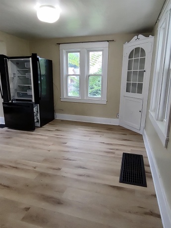 606 Perry, BELVIDERE, Illinois 61008, 3 Bedrooms Bedrooms, ,1 BathroomBathrooms,House,For Sale,Perry,202604923