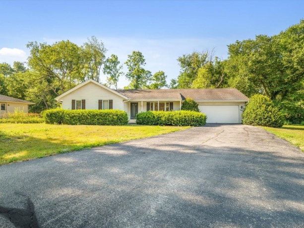 5431 Murphys, ROSCOE, Illinois 61073, 2 Bedrooms Bedrooms, ,2 BathroomsBathrooms,House,For Sale,Murphys,202604924
