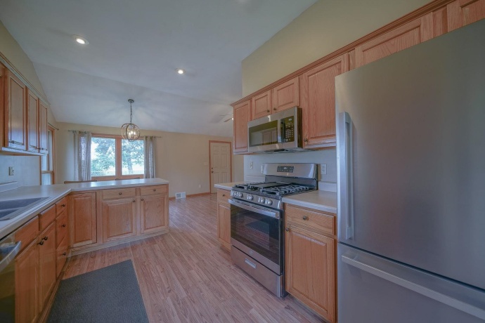13855 State, PECATONICA, Illinois 61063, 2 Bedrooms Bedrooms, ,1 BathroomBathrooms,House,For Sale,State,202604925