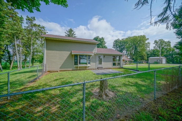 13855 State, PECATONICA, Illinois 61063, 2 Bedrooms Bedrooms, ,1 BathroomBathrooms,House,For Sale,State,202604925
