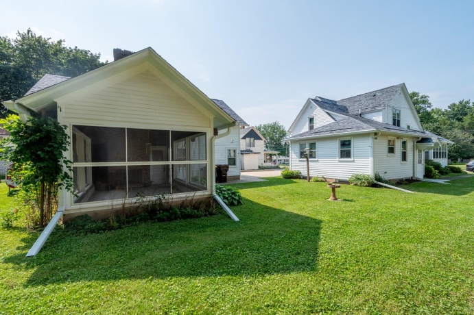 109 Main, MOUNT MORRIS, Illinois 61054, 3 Bedrooms Bedrooms, ,2 BathroomsBathrooms,House,For Sale,Main,202604928