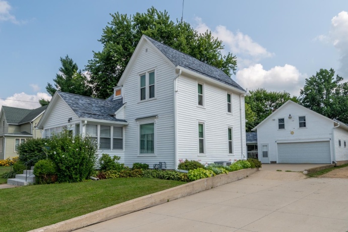 109 Main, MOUNT MORRIS, Illinois 61054, 3 Bedrooms Bedrooms, ,2 BathroomsBathrooms,House,For Sale,Main,202604928