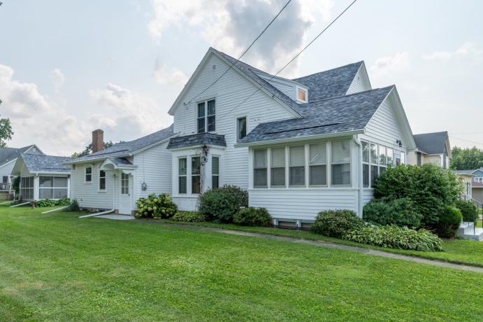 109 Main, MOUNT MORRIS, Illinois 61054, 3 Bedrooms Bedrooms, ,2 BathroomsBathrooms,House,For Sale,Main,202604928