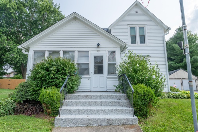 109 Main, MOUNT MORRIS, Illinois 61054, 3 Bedrooms Bedrooms, ,2 BathroomsBathrooms,House,For Sale,Main,202604928