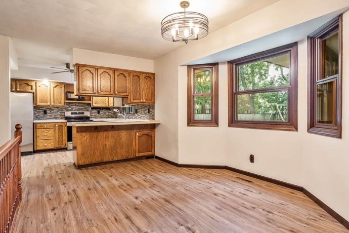 349 Sycamore, MACHESNEY PARK, Illinois 61115, 4 Bedrooms Bedrooms, ,3 BathroomsBathrooms,House,For Sale,Sycamore,202604929