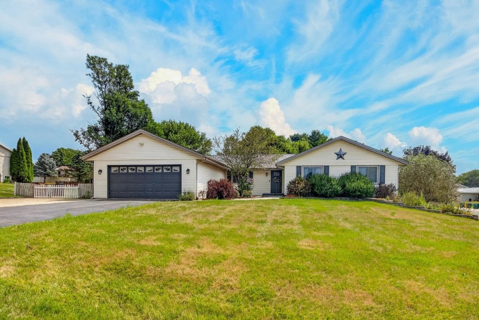 9289 Old Towne, ROSCOE, Illinois 61073, 4 Bedrooms Bedrooms, ,2 BathroomsBathrooms,House,For Sale,Old Towne,202604932