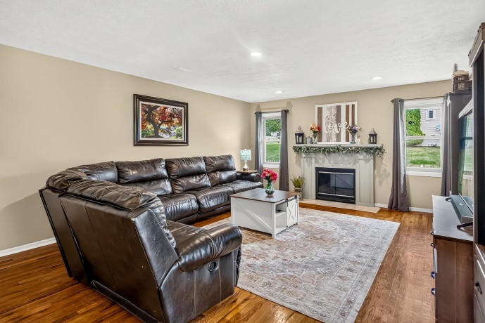 9289 Old Towne, ROSCOE, Illinois 61073, 4 Bedrooms Bedrooms, ,2 BathroomsBathrooms,House,For Sale,Old Towne,202604932