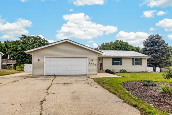 6439 Prairie Flower, ROSCOE, Illinois 61073, 4 Bedrooms Bedrooms, ,2 BathroomsBathrooms,House,For Sale,Prairie Flower,202604934