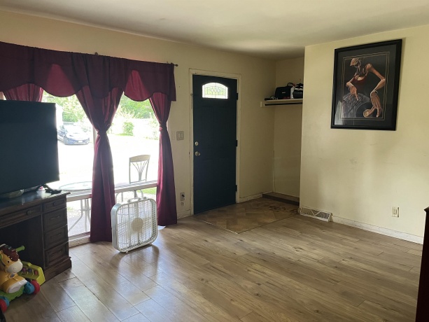 2916 Cameron Ave, ROCKFORD, Illinois 61101, 3 Bedrooms Bedrooms, ,1 BathroomBathrooms,House,For Sale,Ave,202604935
