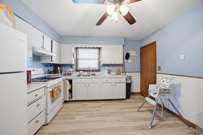 2105 Forest View, ROCKFORD, Illinois 61108, ,2 Units,For Sale,Forest View,202604937