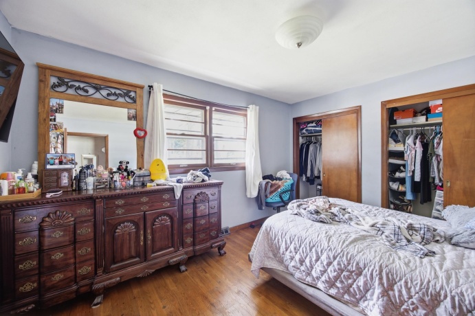 2105 Forest View, ROCKFORD, Illinois 61108, ,2 Units,For Sale,Forest View,202604937