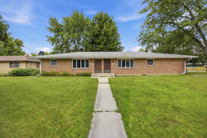 2105 Forest View, ROCKFORD, Illinois 61108, ,2 Units,For Sale,Forest View,202604937
