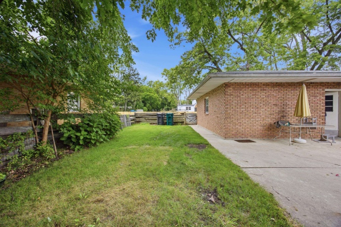 2105 Forest View, ROCKFORD, Illinois 61108, ,2 Units,For Sale,Forest View,202604937