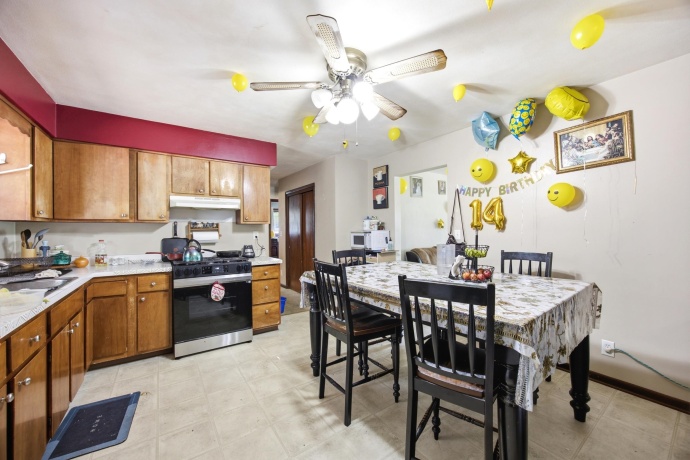 2105 Forest View, ROCKFORD, Illinois 61108, ,2 Units,For Sale,Forest View,202604937