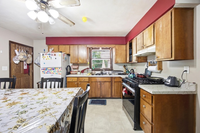 2105 Forest View, ROCKFORD, Illinois 61108, ,2 Units,For Sale,Forest View,202604937