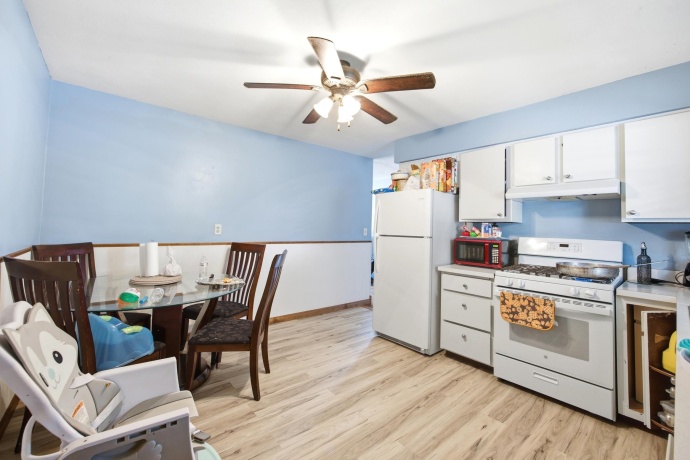 2105 Forest View, ROCKFORD, Illinois 61108, ,2 Units,For Sale,Forest View,202604937