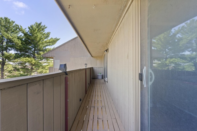 220 Bienterra, ROCKFORD, Illinois 61107, 2 Bedrooms Bedrooms, ,2 BathroomsBathrooms,Condominium,For Sale,Bienterra,202604941