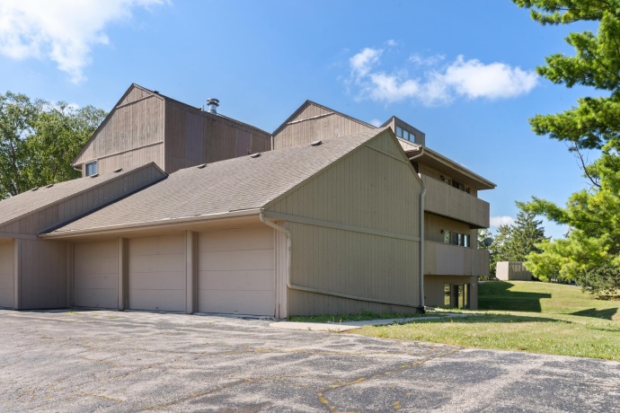 220 Bienterra, ROCKFORD, Illinois 61107, 2 Bedrooms Bedrooms, ,2 BathroomsBathrooms,Condominium,For Sale,Bienterra,202604941