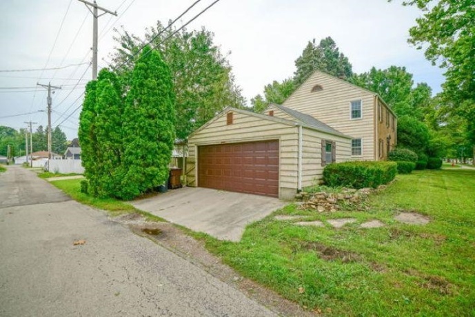 1205 6th, ROCHELLE, Illinois 61068, 4 Bedrooms Bedrooms, ,1 BathroomBathrooms,House,For Sale,6th,202604944