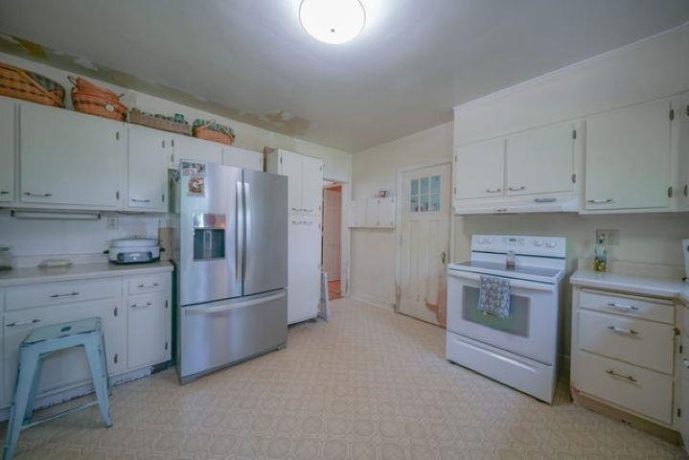 1205 6th, ROCHELLE, Illinois 61068, 4 Bedrooms Bedrooms, ,1 BathroomBathrooms,House,For Sale,6th,202604944