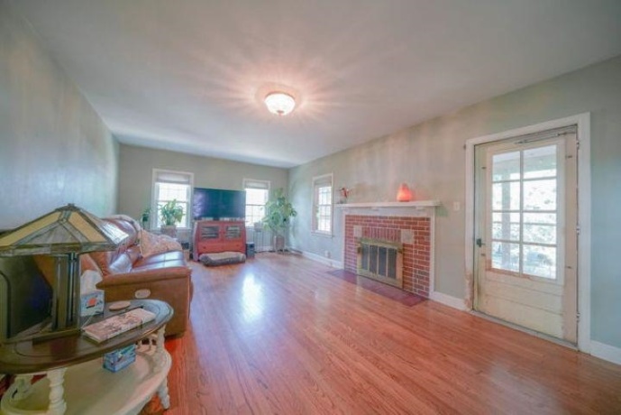 1205 6th, ROCHELLE, Illinois 61068, 4 Bedrooms Bedrooms, ,1 BathroomBathrooms,House,For Sale,6th,202604944