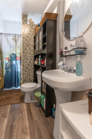 137 Summit, ROCKFORD, Illinois 61107, 2 Bedrooms Bedrooms, ,2 BathroomsBathrooms,House,For Sale,Summit,202604948