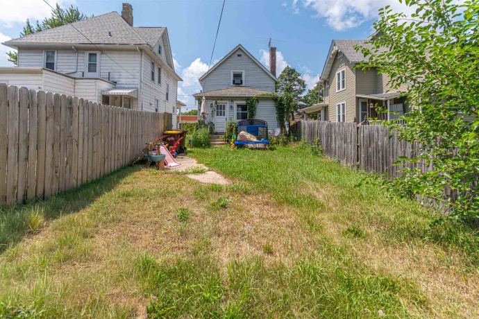 137 Summit, ROCKFORD, Illinois 61107, 2 Bedrooms Bedrooms, ,2 BathroomsBathrooms,House,For Sale,Summit,202604948