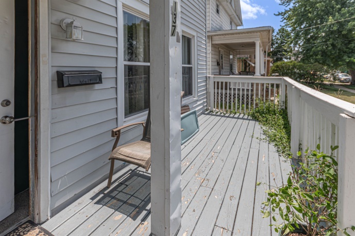 137 Summit, ROCKFORD, Illinois 61107, 2 Bedrooms Bedrooms, ,2 BathroomsBathrooms,House,For Sale,Summit,202604948