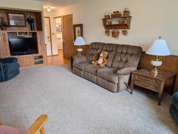 1358 Empire, FREEPORT, Illinois 61032, 3 Bedrooms Bedrooms, ,2 BathroomsBathrooms,House,For Sale,Empire,202604950