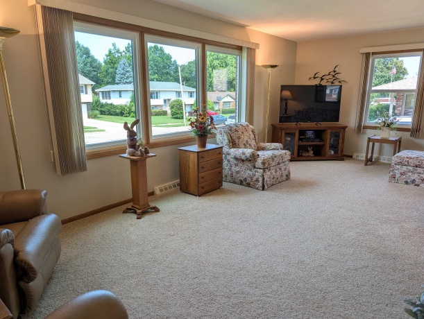 1358 Empire, FREEPORT, Illinois 61032, 3 Bedrooms Bedrooms, ,2 BathroomsBathrooms,House,For Sale,Empire,202604950