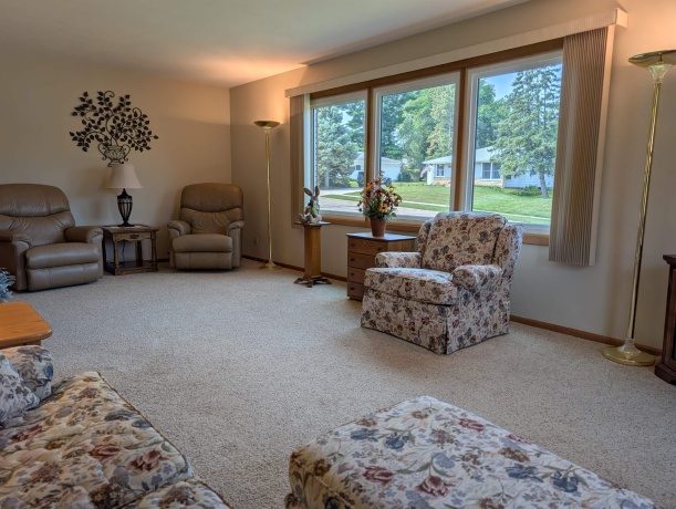 1358 Empire, FREEPORT, Illinois 61032, 3 Bedrooms Bedrooms, ,2 BathroomsBathrooms,House,For Sale,Empire,202604950