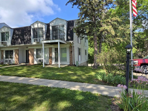 700 kiwanis, FREEPORT, Illinois 61032, 2 Bedrooms Bedrooms, ,1 BathroomBathrooms,Condominium,For Sale,kiwanis,202604951