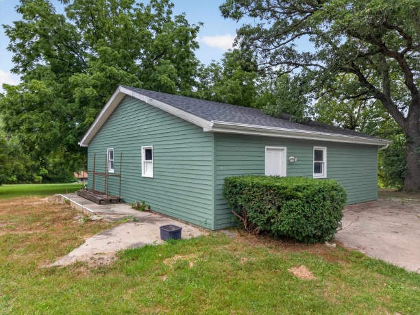 860 Best, MARSEILLES, Illinois 61341, 4 Bedrooms Bedrooms, ,3 BathroomsBathrooms,House,For Sale,Best,202604956