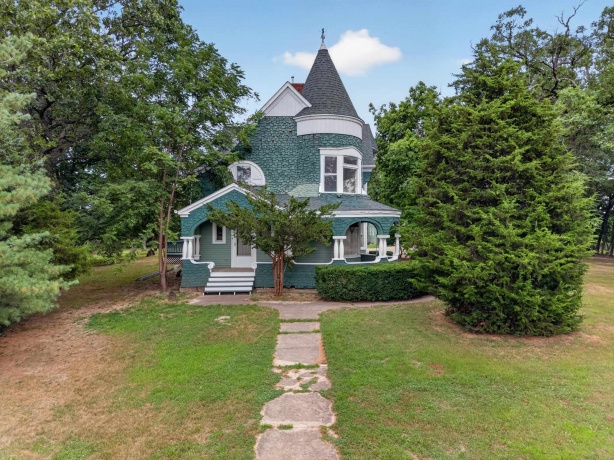 860 Best, MARSEILLES, Illinois 61341, 4 Bedrooms Bedrooms, ,3 BathroomsBathrooms,House,For Sale,Best,202604956