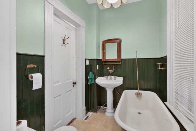860 Best, MARSEILLES, Illinois 61341, 4 Bedrooms Bedrooms, ,3 BathroomsBathrooms,House,For Sale,Best,202604956
