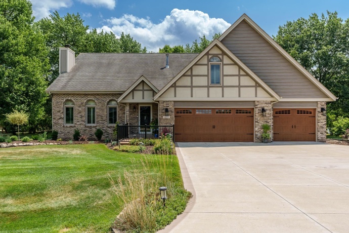 6053 Southdown, ROSCOE, Illinois 61073, 4 Bedrooms Bedrooms, ,3 BathroomsBathrooms,House,For Sale,Southdown,202604584