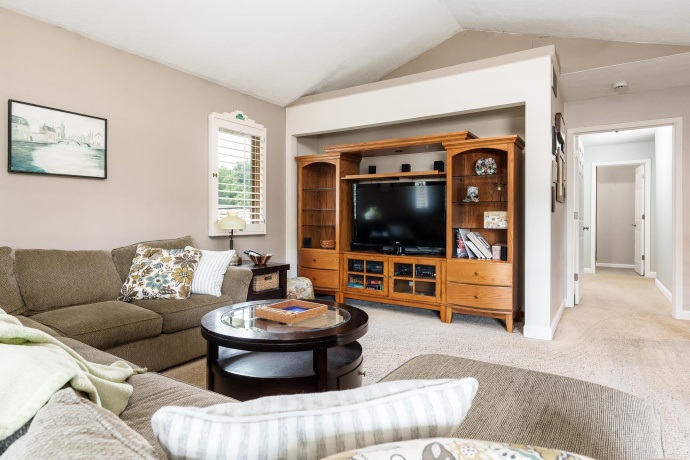 6053 Southdown, ROSCOE, Illinois 61073, 4 Bedrooms Bedrooms, ,3 BathroomsBathrooms,House,For Sale,Southdown,202604584