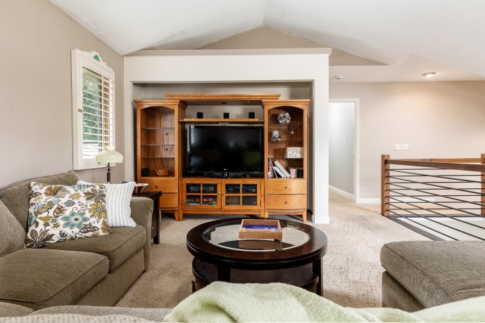 6053 Southdown, ROSCOE, Illinois 61073, 4 Bedrooms Bedrooms, ,3 BathroomsBathrooms,House,For Sale,Southdown,202604584