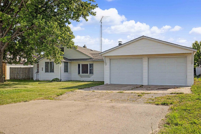 8505 IL Route 84 South, HANOVER, Illinois 61041, 3 Bedrooms Bedrooms, ,1 BathroomBathrooms,House,For Sale,IL Route 84 South,202603587