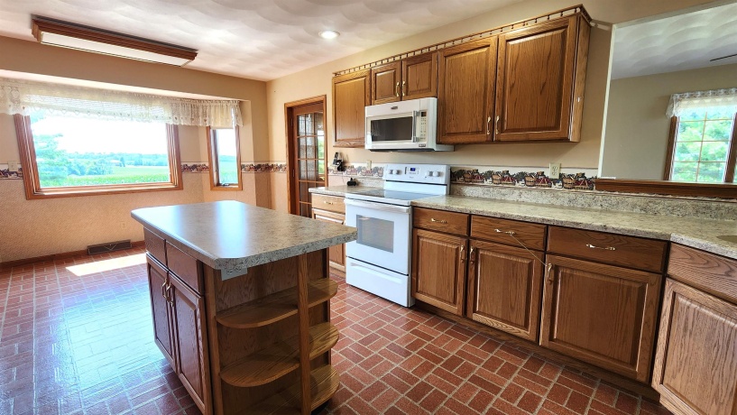 11056 Center, DURAND, Illinois 61024, 4 Bedrooms Bedrooms, ,2 BathroomsBathrooms,House,For Sale,Center,202604524