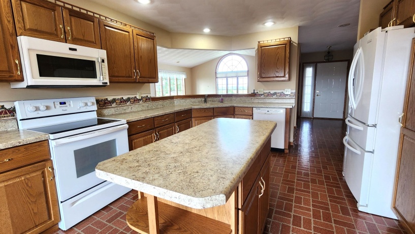 11056 Center, DURAND, Illinois 61024, 4 Bedrooms Bedrooms, ,2 BathroomsBathrooms,House,For Sale,Center,202604524